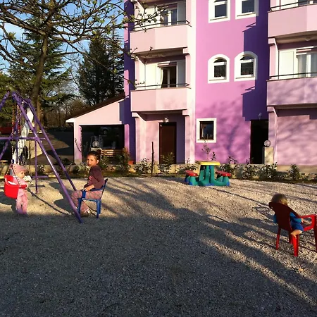 Sandi - Free Parking 4*