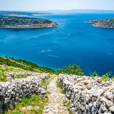 Sandi - Free Parking Čavle