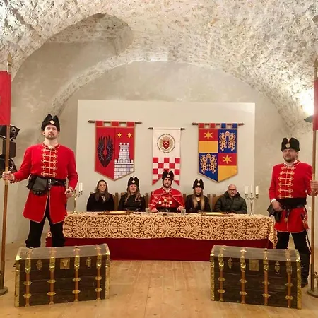 Sandi - Free Parking Čavle