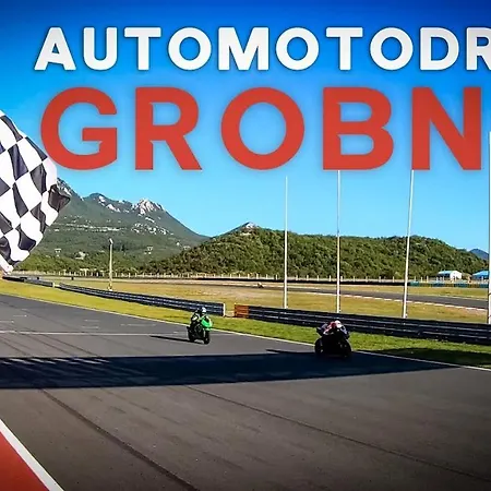 Sandi - Free Parking