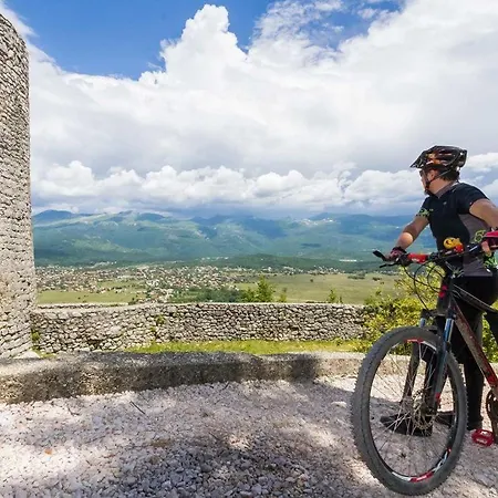 Sandi - Free Parking Čavle