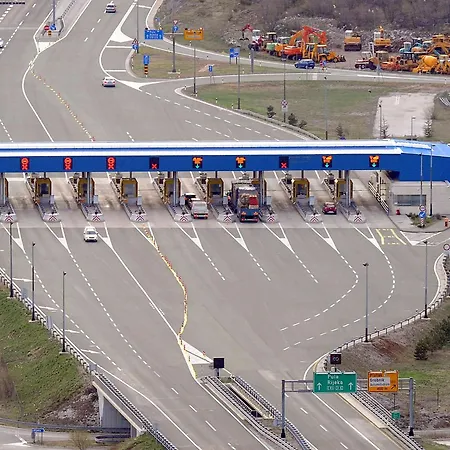 Hotel Sandi - Free Parking