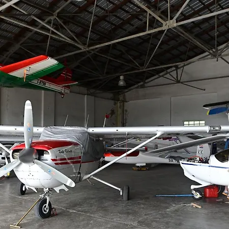 Sandi - Free Parking Hotel 4*