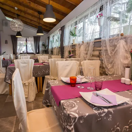 Hotel Sandi - Free Parking