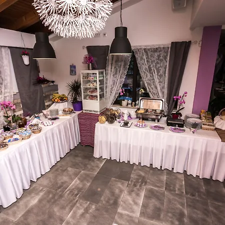 Hotel Sandi - Free Parking 4*