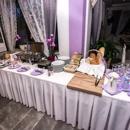 Sandi - Free Parking Čavle