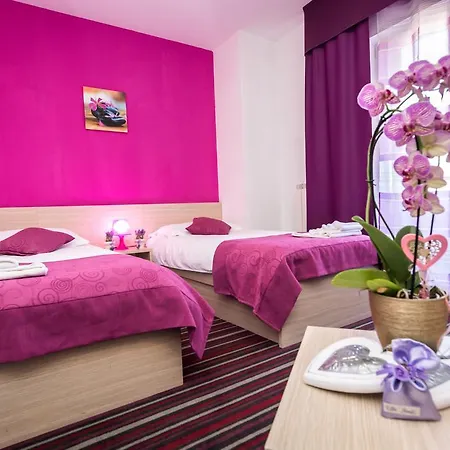 Hotel Sandi - Free Parking 4*