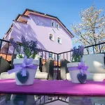 Hotell Sandi - Free Parking