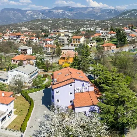 Sandi - Free Parking Hotel