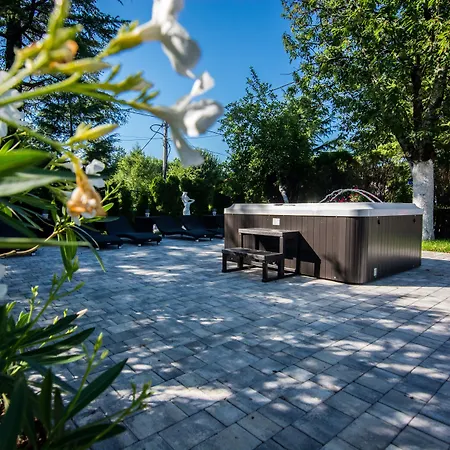 Sandi - Free Parking Otel 4*