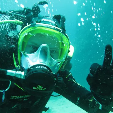 Hotel Sandi - Free Parking 4*