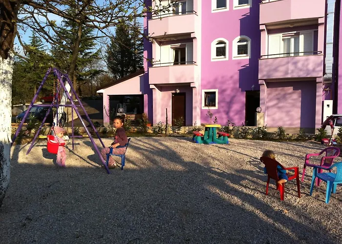 Sandi - Free Parking 4*