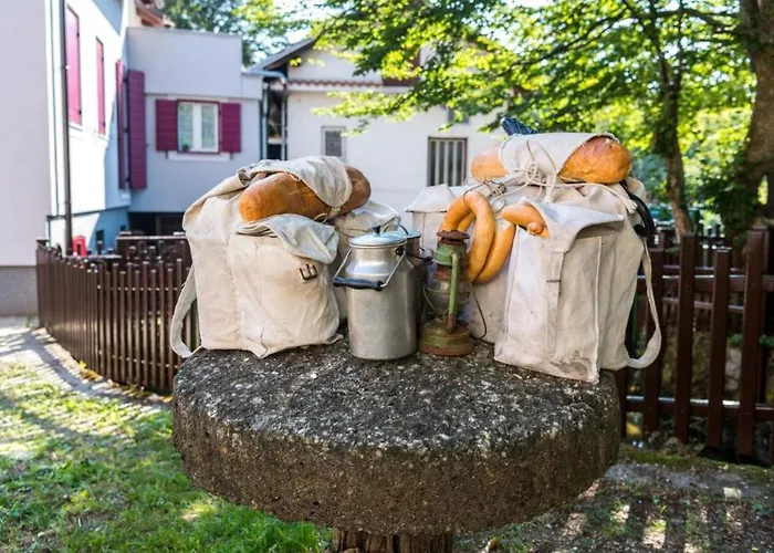 Sandi - Free Parking Čavle