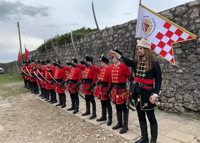 Otel Sandi - Free Parking 4*