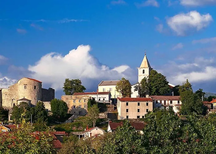 Sandi - Free Parking