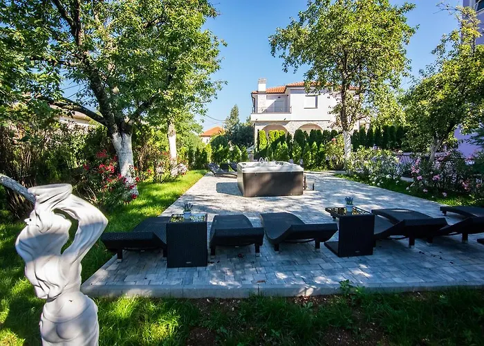 Otel Sandi - Free Parking