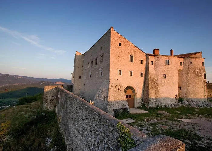 Sandi - Free Parking Otel 4*